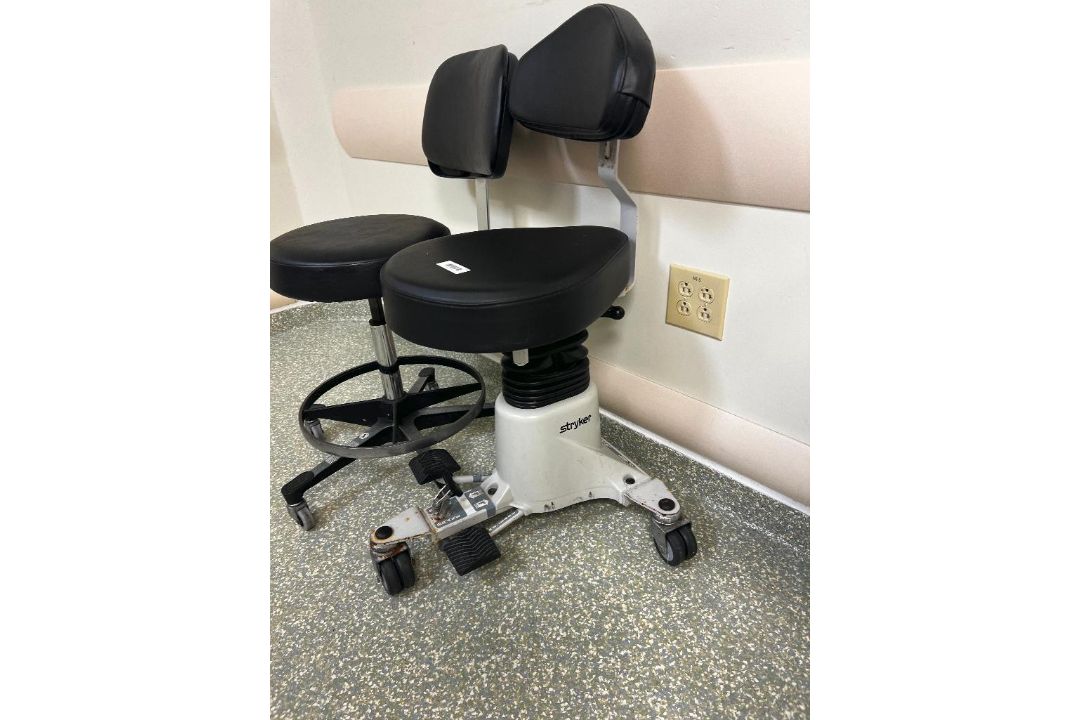 2 Rolling Chairs - Image 2 of 3