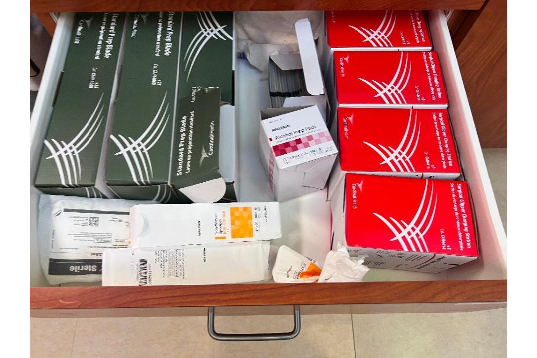 Contents of Cabinet (both sides) - Image 4 of 10