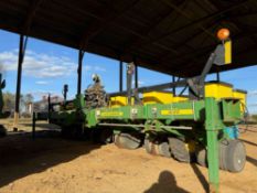 John Deere 1700 Planter