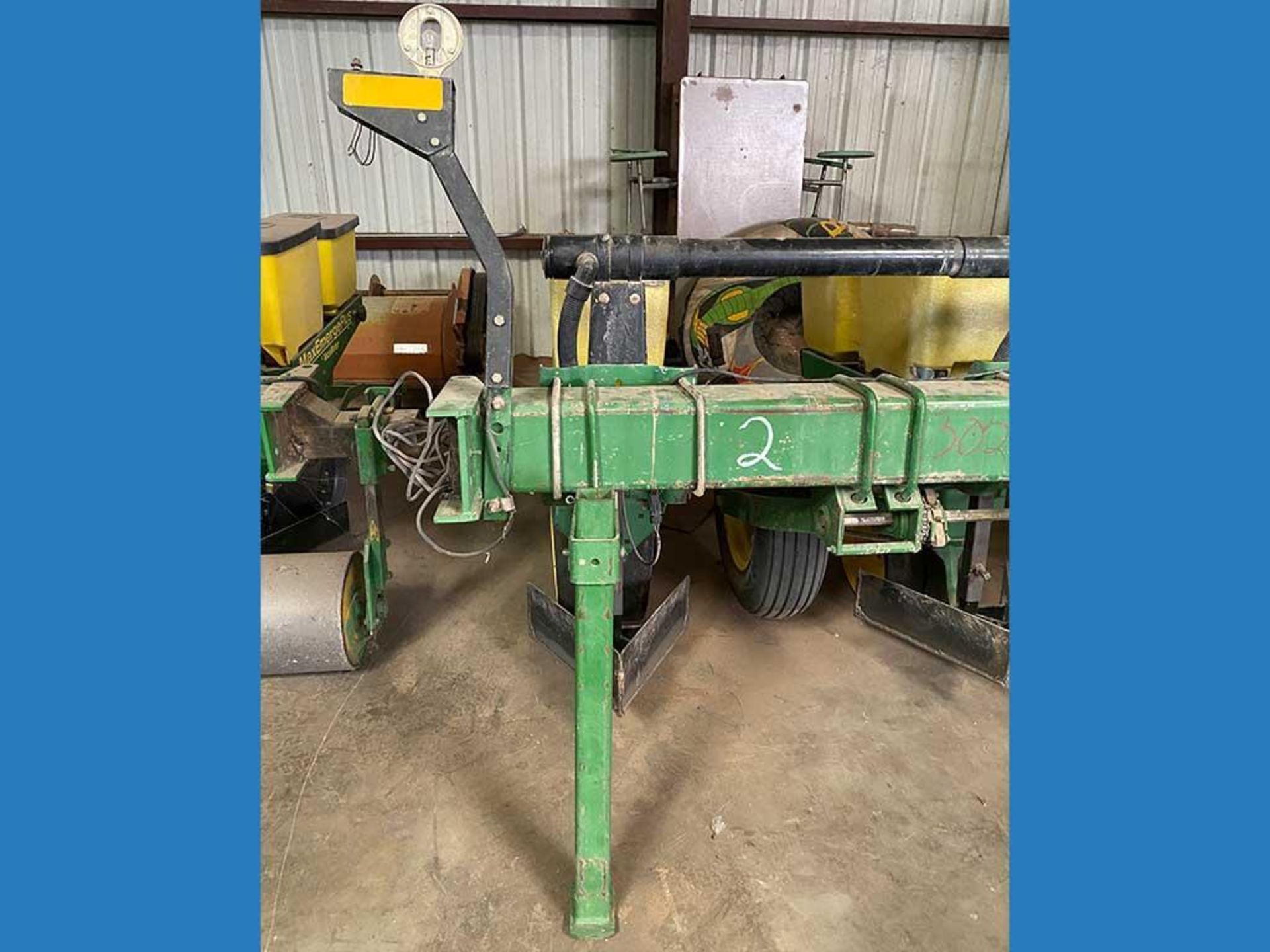 John Deere 7300 MaxEmerge 2 4-Row Planter Adjustable Row Spacing - Image 7 of 17