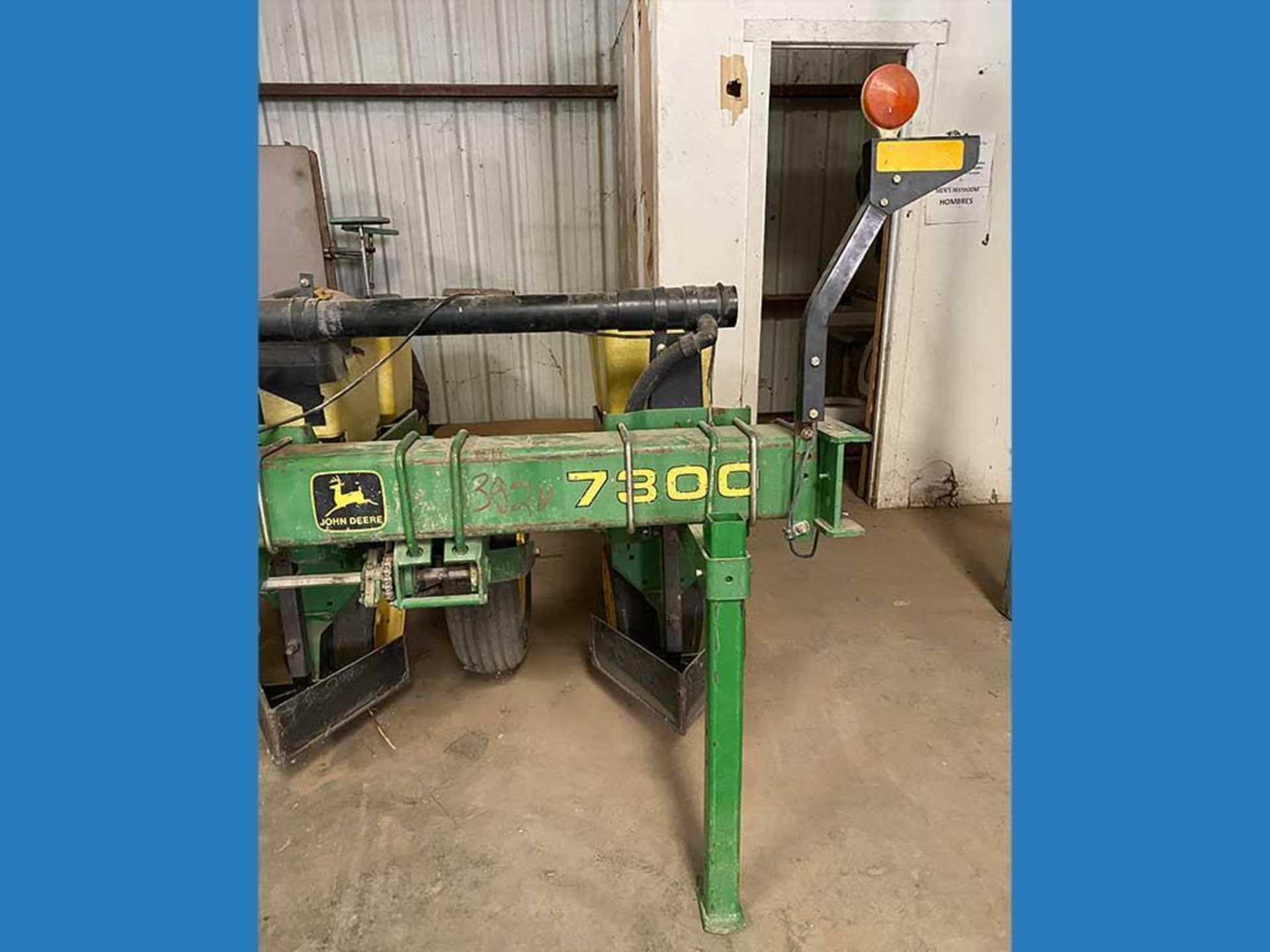 John Deere 7300 MaxEmerge 2 4-Row Planter Adjustable Row Spacing - Image 3 of 17