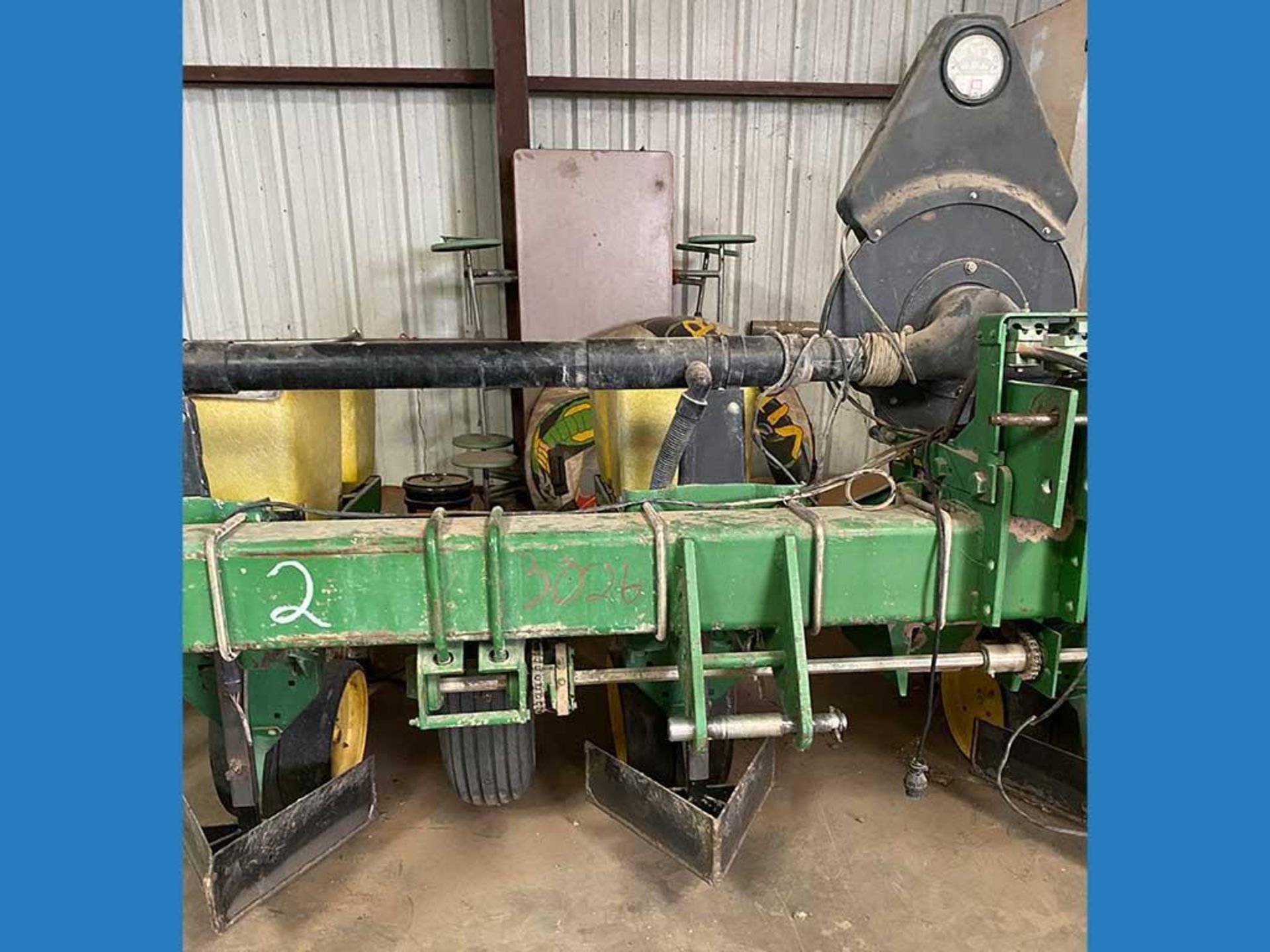 John Deere 7300 MaxEmerge 2 4-Row Planter Adjustable Row Spacing - Image 6 of 17