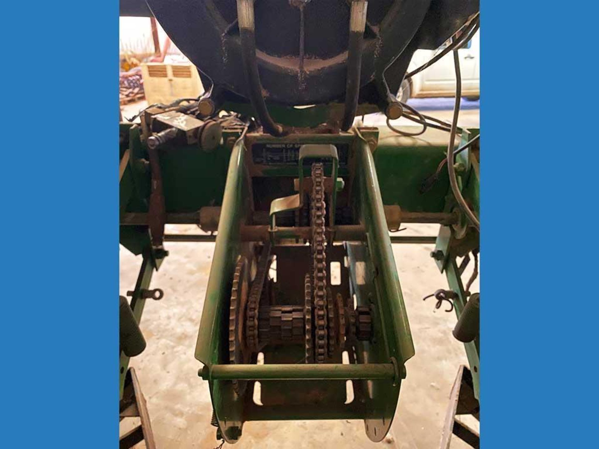 John Deere 7300 MaxEmerge 2 4-Row Planter Adjustable Row Spacing - Image 12 of 17