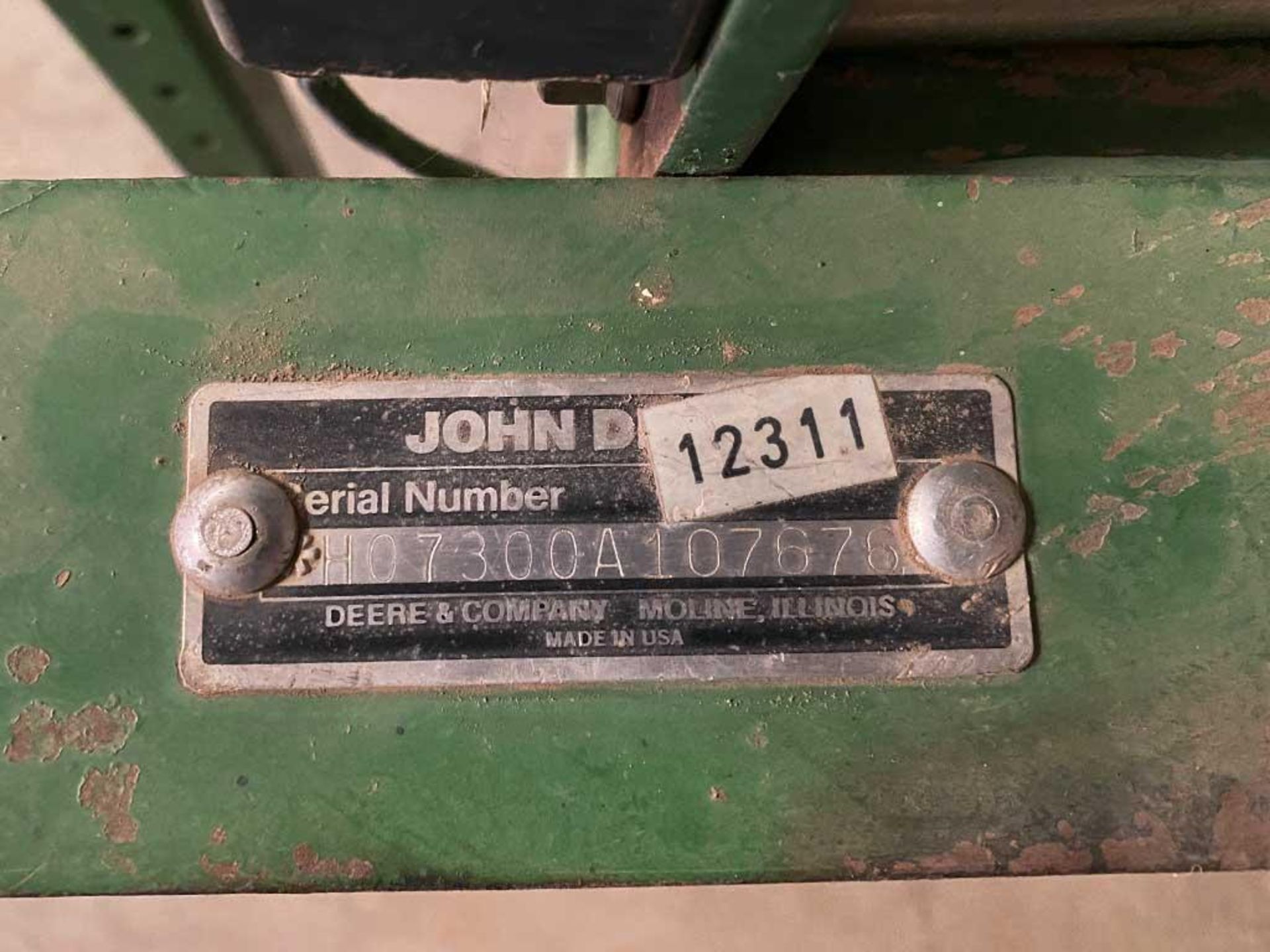 John Deere 7300 MaxEmerge 2 4-Row Planter Adjustable Row Spacing - Image 17 of 17
