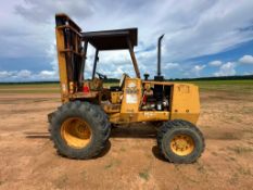 Case 586E Rough-Terrain Forklift