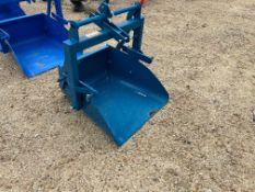 NEW HOLLAND 706 30 INCH 3PT DIRT SCOOP