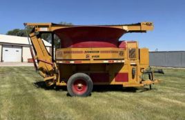 2022 Haybuster H1135 Tub Grinder