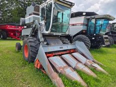 1980 Gleaner F2 with heads