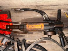 Hydraulic spike driver