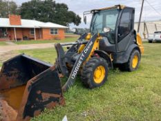 John Deere 204L ABSOLUTE SALE