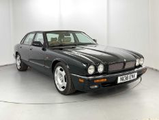1995 Jaguar XJR