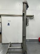 MOBILE HOIST.