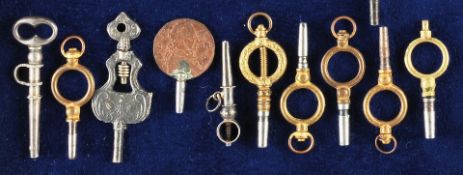 Konvolut mit 10 Taschenuhr-Schlüsseln