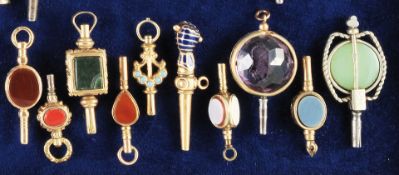 Sammlung mit 10 antiken Taschenuhrschlüsseln