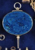 Taschenuhrschlüssel, ovaler Lapislazuli in Silberfassung