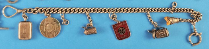 Schwere Silber-Taschenuhrkette mit Anhängern