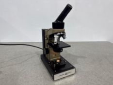 Vickers M10A Microscope 230V