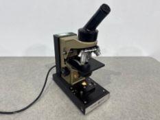 Vickers M10A Microscope 230V