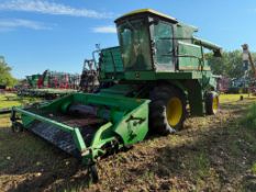 1982 John Deere Turbo 7720 Combine SN: 511722
