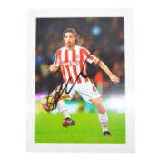 Signed Joe Allen 5x7 colour photograph, Stoke City
