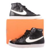 Nike, Blazer Mid '77 PRM VNTG, Black/white-team orange-sail, UK11,