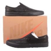 Nike SB Zoom Janoski Slip, Black/Black-Black, UK 10