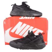Nike Air Huarache Utility, Black/Black-Black, UK 12