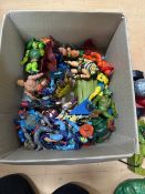 Collection of Mattel Masters of the Universe /He-Man loose action figures and playsets