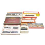 Mixed quantity of OO gauge model railway,