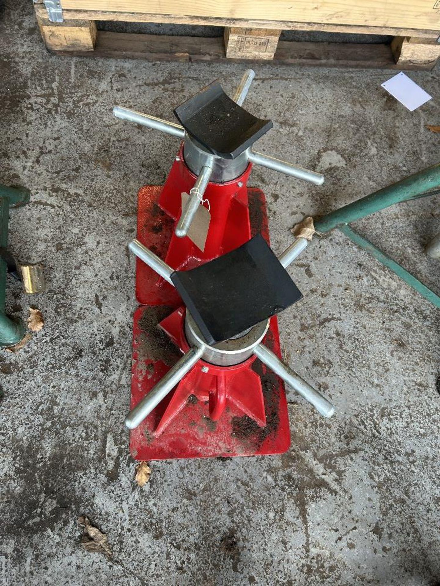 Rusty Axel Stand (2) Big Red 20 ton Heavy Duty Axle Support Stands