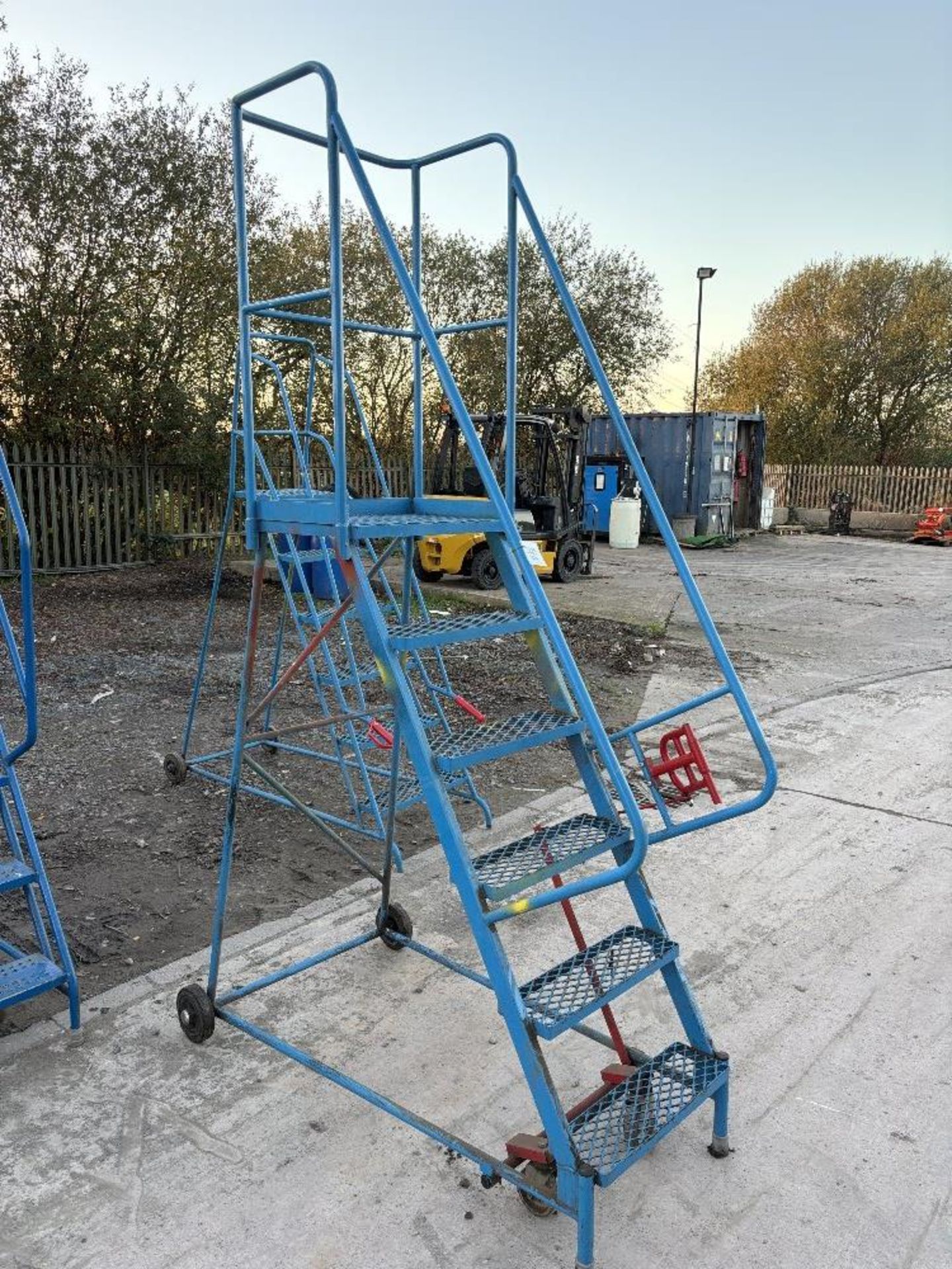 Fort Jason Fort Jason 6-Tread Metal Mobile Platform Ladder with Handrail