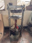 Hydraulic Press (E2296)