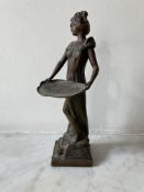 Alfred Jean Foretay (1861–1937) – Vide-poche en régule à patine brune représentant une élégante