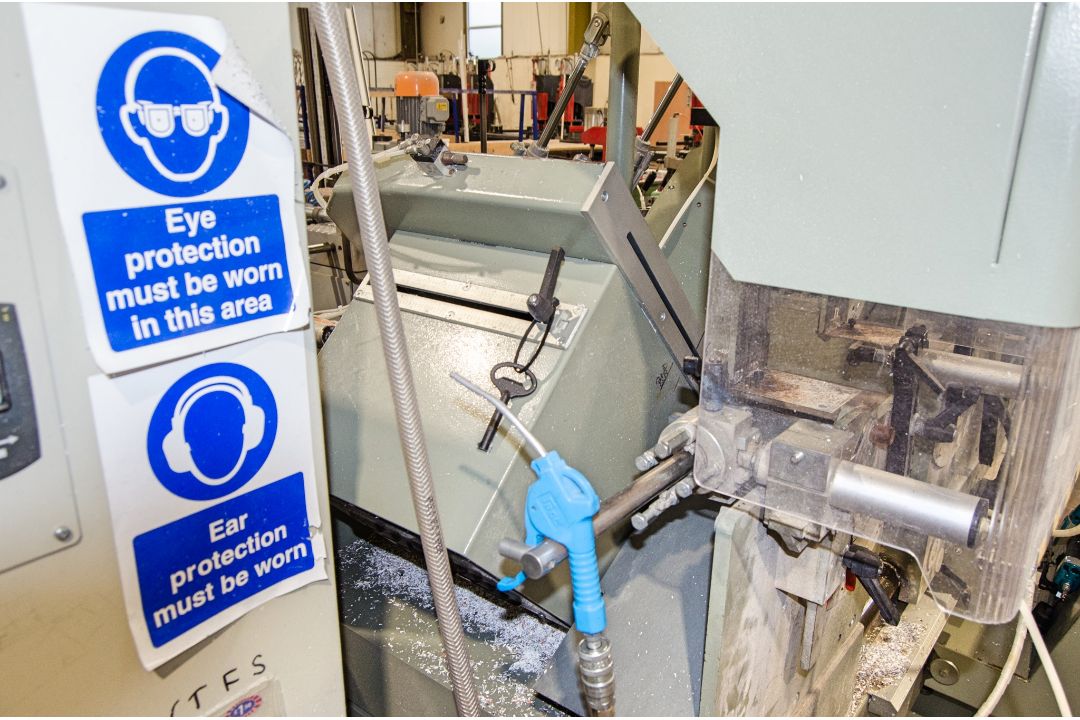Emmegi Classic Magic 450 TU/4 electronic control double head mitre saw Year: 2017 S/N: C121164 - Image 12 of 14