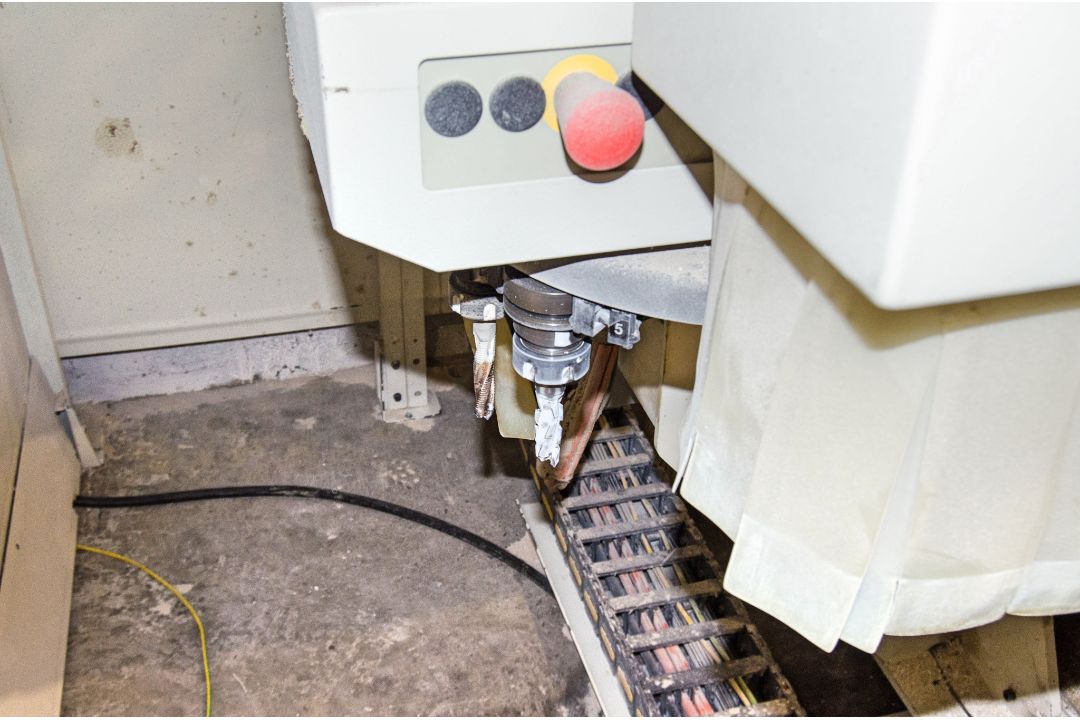 SCM Record 100 AL CNC machining centre Year: 2006 S/N: AA1/015662 - Image 8 of 13