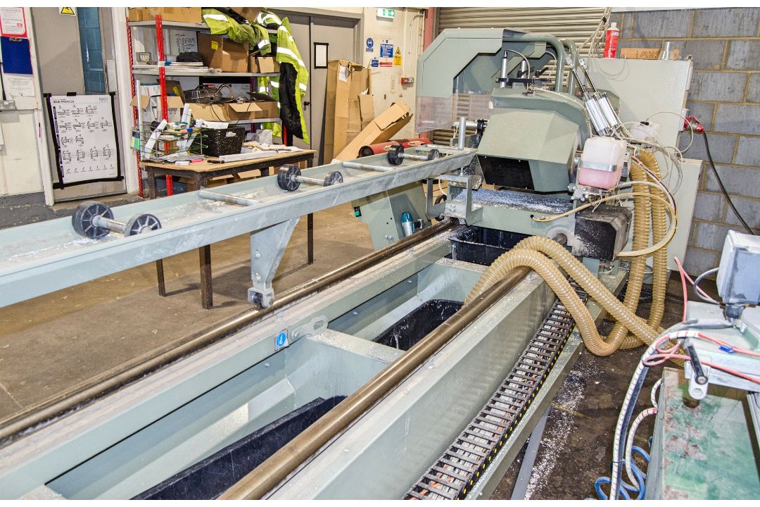 Emmegi Classic Magic 450 TU/4 electronic control double head mitre saw Year: 2017 S/N: C121164 - Image 4 of 14
