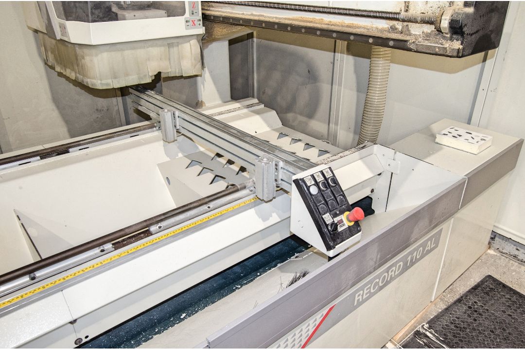 SCM Record 100 AL CNC machining centre Year: 2006 S/N: AA1/015662 - Image 4 of 13
