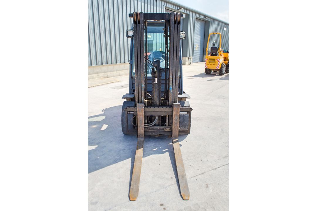 Toyota Tonero 30 3 tonne gas powered fork lift truck Year: 2009 S/N: 028FG130 Recorded Hours: 10,131 - Image 5 of 22