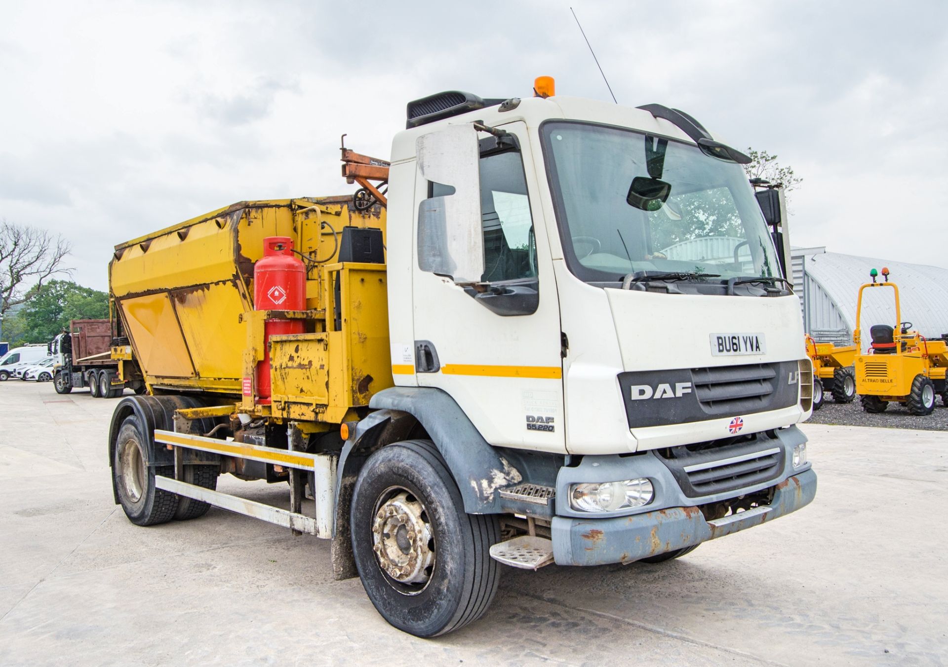 DAF LF 55.220 Euro 5 18 tonne 6692cc diesel Phoenix hot box Registration Number: BU61 YVA Date of - Image 2 of 29
