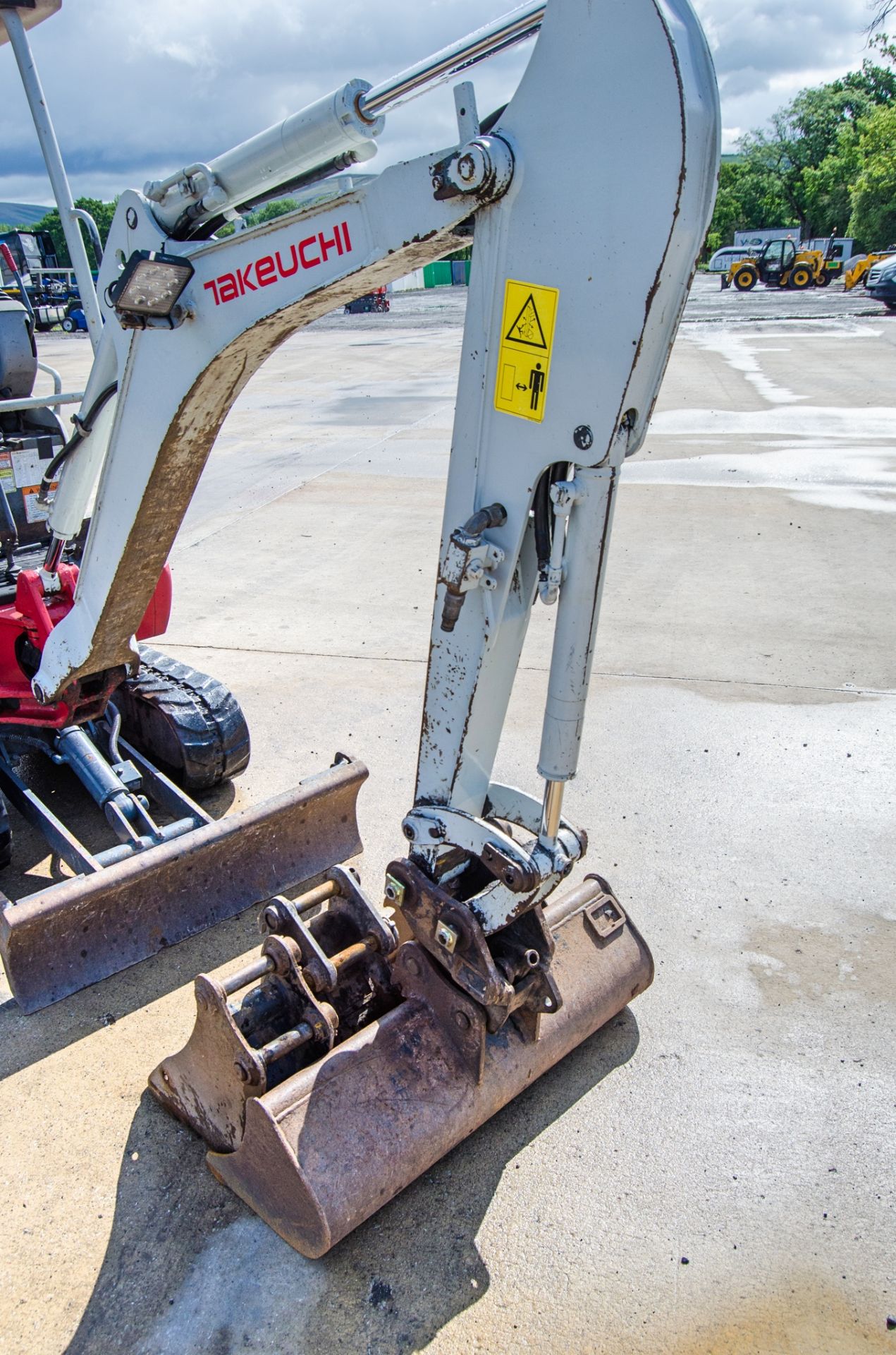 Takeuchi TB216 1.6 tonne rubber tracked mini excavator Year: 2021 S/N: 216018237 Recorded Hours: - Image 16 of 37