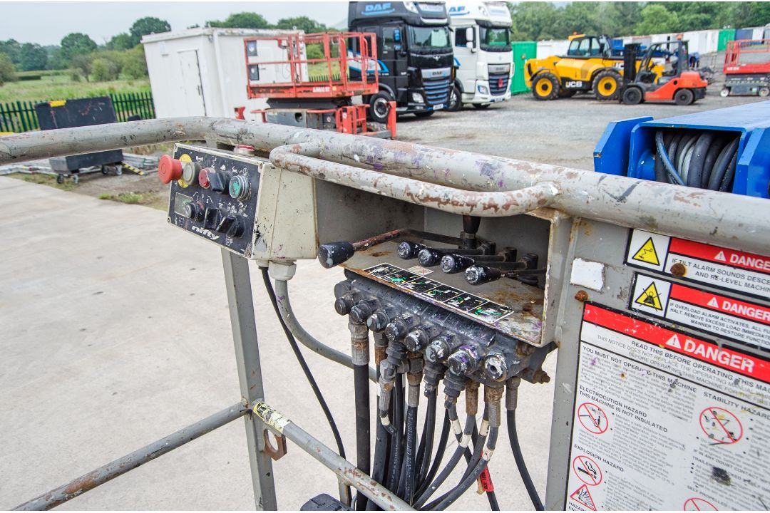 Nifty HR12 diesel/battery electric articulated boom access platform Year: 2011 S/N: 1220608 HYP117 - Image 10 of 15