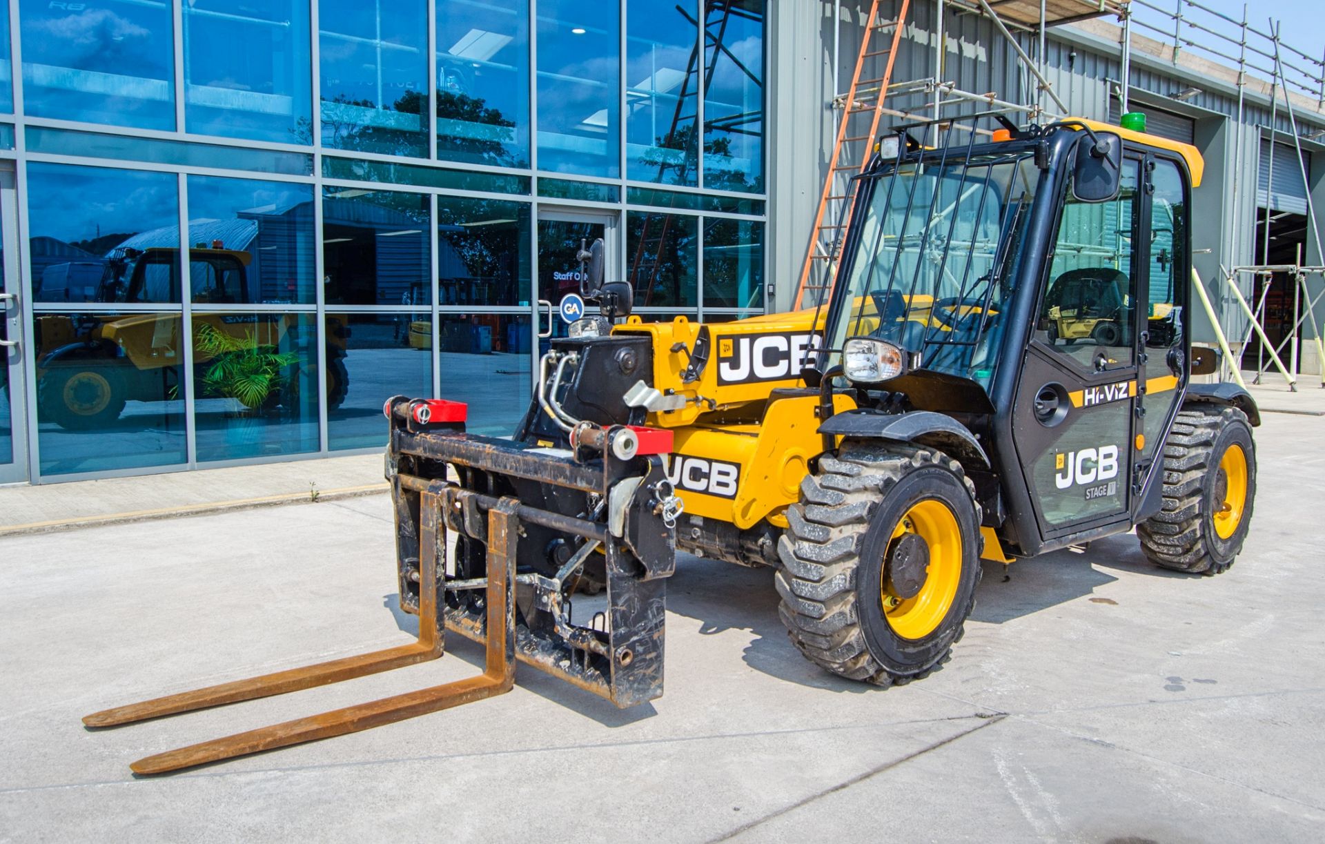 JCB 525-60 Hi-Viz Stage V 6 metre telescopic handler Year: 2024 S/N: 3328455 Recorded Hours: 920 c/w