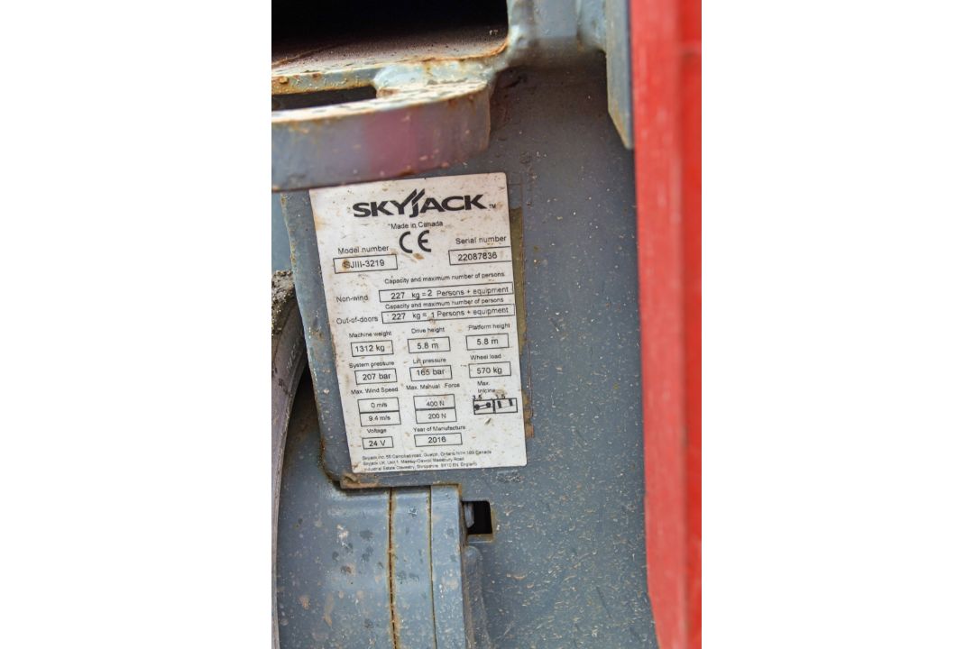 Skyjack SJIII 3219 battery electric scissor lift access platform Year: 2016 S/N: 22087836 HYP411 - Image 9 of 9