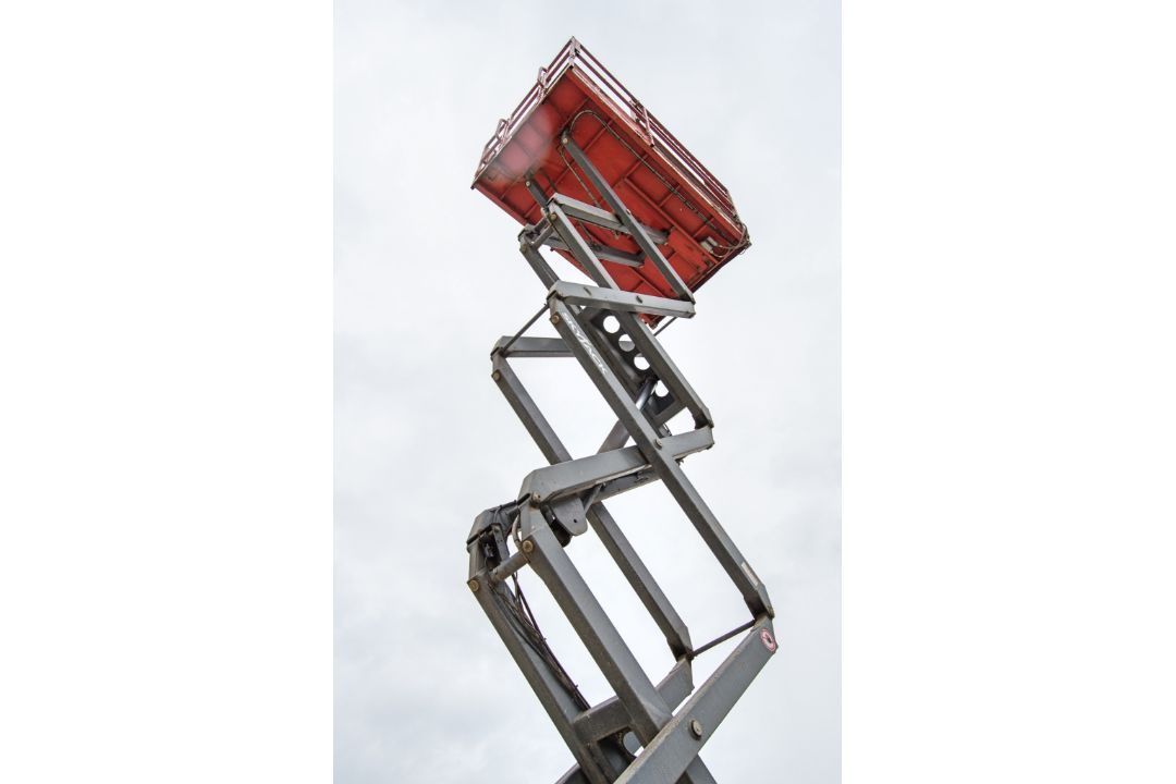 Skyjack SJ6832RT diesel driven scissor lift access platform Year: 2016 S/N: 37007663 Recorded Hours: - Image 7 of 18