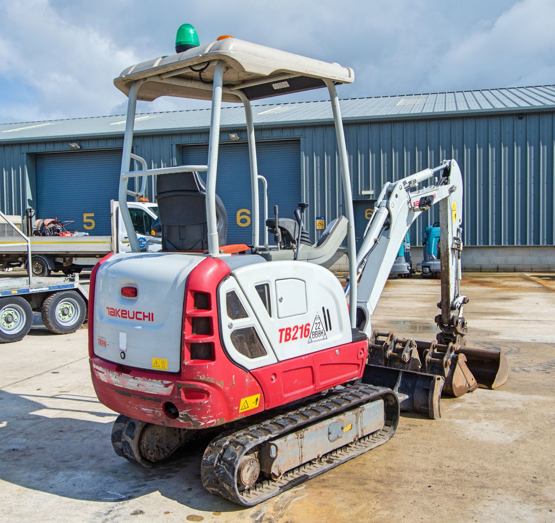 Takeuchi TB216 1.6 tonne rubber tracked mini excavator Year: 2021 S/N: 216018237 Recorded Hours: - Image 4 of 37