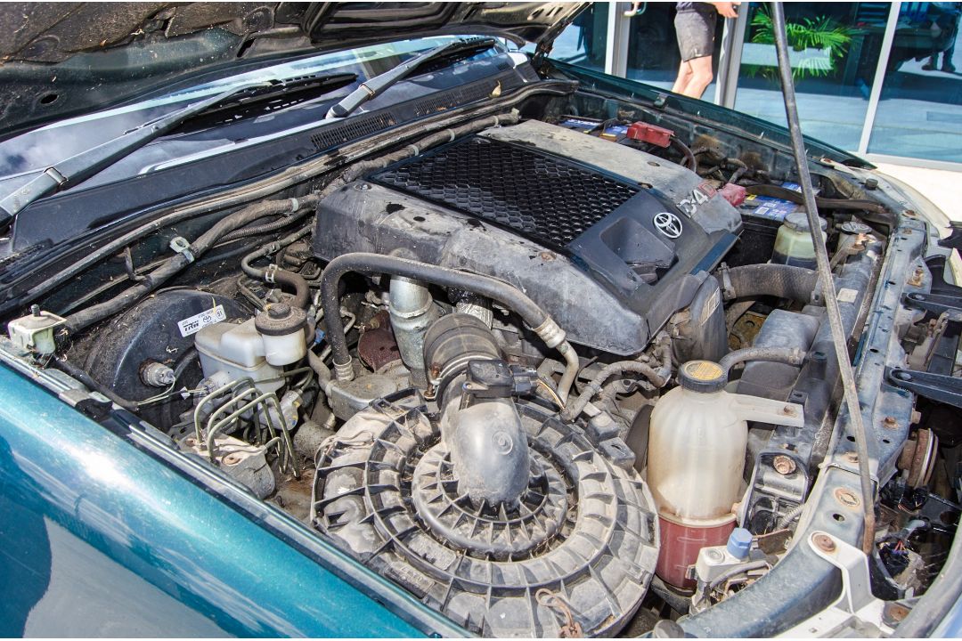 Toyota Hilux HL2 D-4D 2494cc diesel 5 speed manual 4 wheel drive double cab pick up Registration - Image 30 of 32