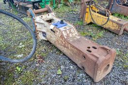Bretec hydraulic breaker Pin diameter: 80mm Pin centres: 470mm Pin width: 330mm HYB57