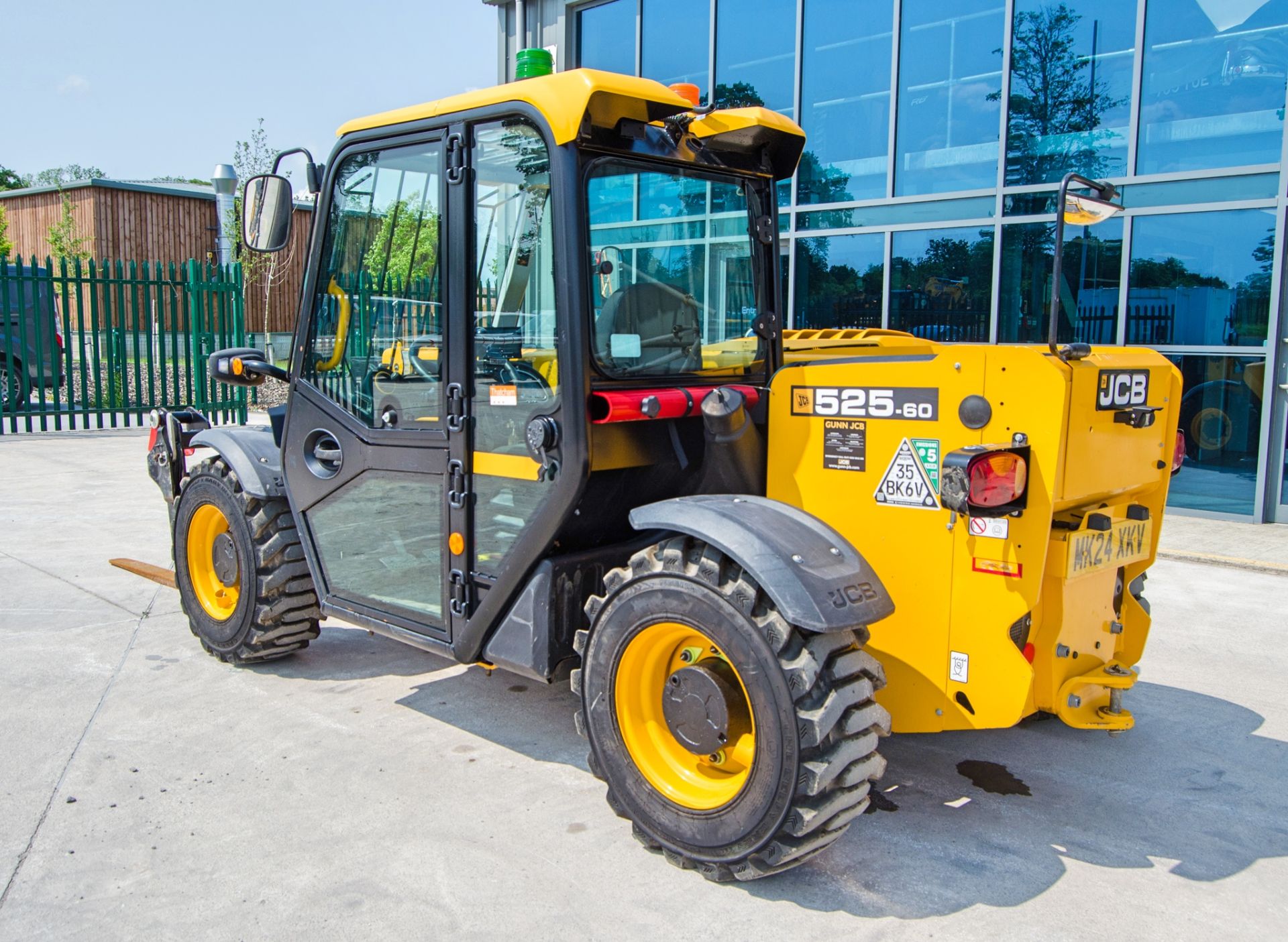 JCB 525-60 Hi-Viz Stage V 6 metre telescopic handler Year: 2024 S/N: 3327922 Recorded Hours: 1153 - Image 3 of 26