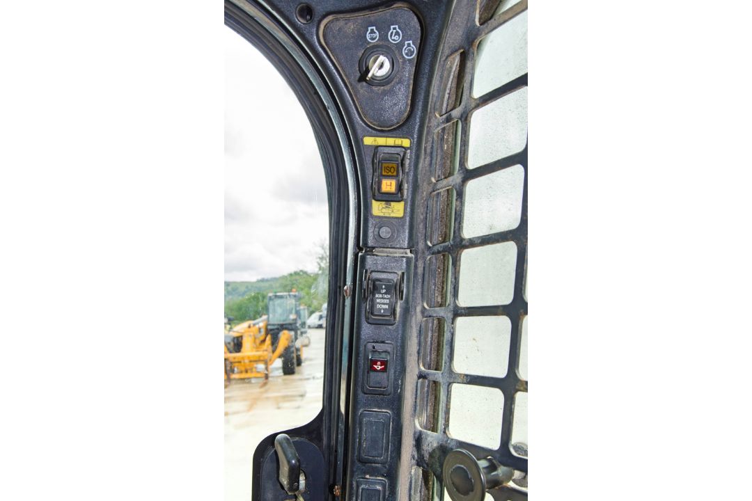 Bobcat S550 skid steer loader Year: 2016 S/N: B3GY11045 Recorded Hours: 1136 A715435 - Image 18 of 22