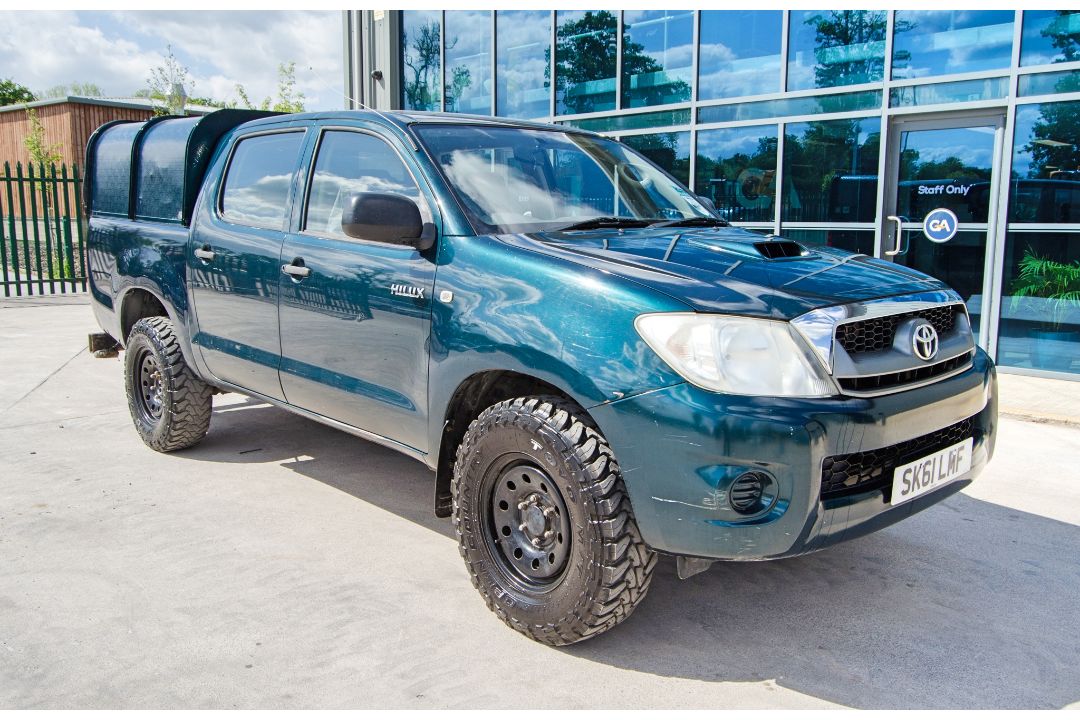 Toyota Hilux HL2 D-4D 2494cc diesel 5 speed manual 4 wheel drive double cab pick up Registration - Image 2 of 32